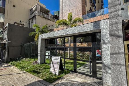 Apartamento para alugar com 62m², 2 quartos e 2 vagas Apartamento para alugar com 62m², 2 quartos e 2 vagasFachada