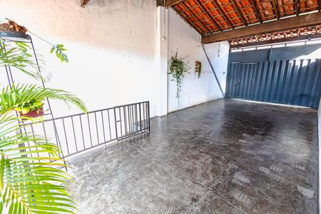 Casa à venda com 360m², 3 quartos e 3 vagas Casa à venda com 360m², 3 quartos e 3 vagasGaragem