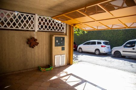 Casa à venda com 134m², 2 quartos e 1 vaga Casa à venda com 134m², 2 quartos e 1 vagaGaragem