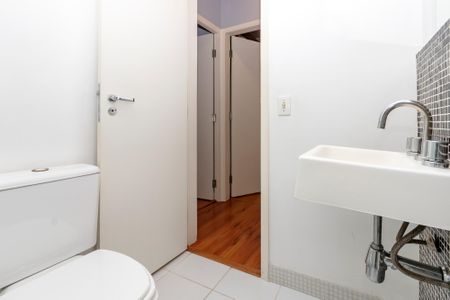 Apartamento à venda com 83m², 2 quartos e 1 vaga Apartamento à venda com 83m², 2 quartos e 1 vagaBanheiro