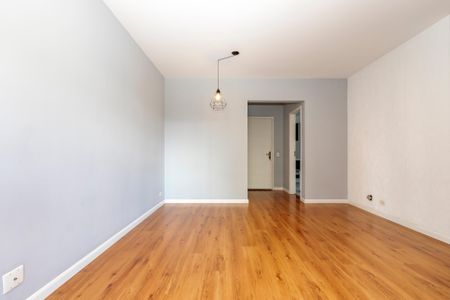 Apartamento à venda com 83m², 2 quartos e 1 vaga Apartamento à venda com 83m², 2 quartos e 1 vagaSala