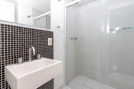 Apartamento à venda com 83m², 2 quartos e 1 vaga Apartamento à venda com 83m², 2 quartos e 1 vagaBanheiro