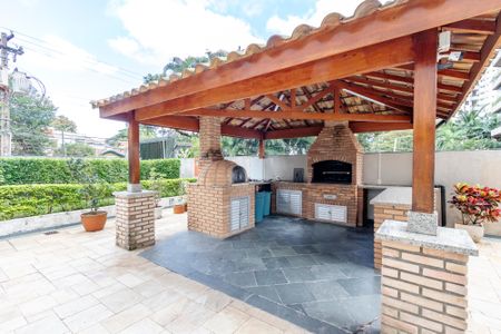 Apartamento à venda com 83m², 2 quartos e 1 vaga Apartamento à venda com 83m², 2 quartos e 1 vagaChurrasqueira