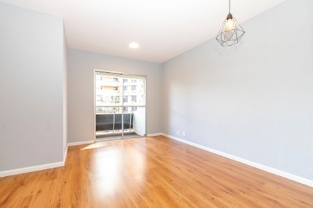 Apartamento à venda com 83m², 2 quartos e 1 vaga Apartamento à venda com 83m², 2 quartos e 1 vagaSala