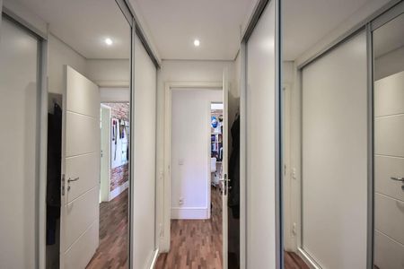 Apartamento à venda com 177m², 4 quartos e 3 vagasArmário da Suíte 3