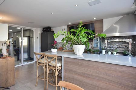 Apartamento à venda com 177m², 4 quartos e 3 vagasVaranda