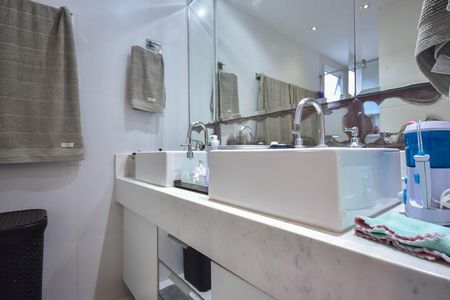 Apartamento à venda com 177m², 4 quartos e 3 vagasBanheiro da Suíte 3