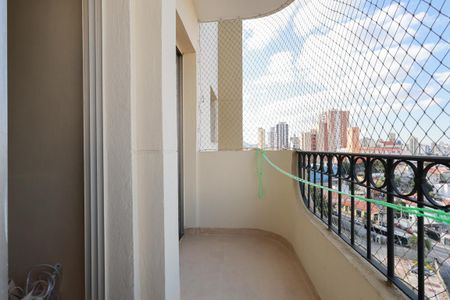 Apartamento à venda com 37m², 1 quarto e 1 vaga Apartamento à venda com 37m², 1 quarto e 1 vagaVaranda