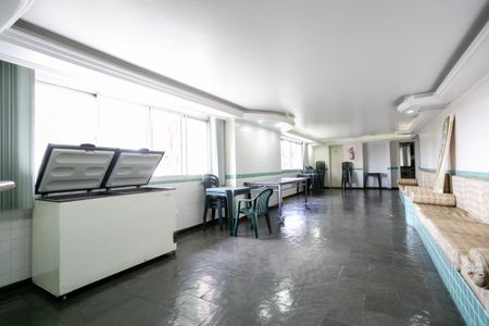 Apartamento à venda com 37m², 1 quarto e 1 vaga Apartamento à venda com 37m², 1 quarto e 1 vagaÁrea comum - Salão de festas