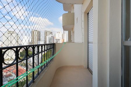 Apartamento à venda com 37m², 1 quarto e 1 vaga Apartamento à venda com 37m², 1 quarto e 1 vagaVaranda