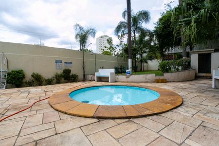 Apartamento à venda com 37m², 1 quarto e 1 vaga Apartamento à venda com 37m², 1 quarto e 1 vagaÁrea comum - Piscina