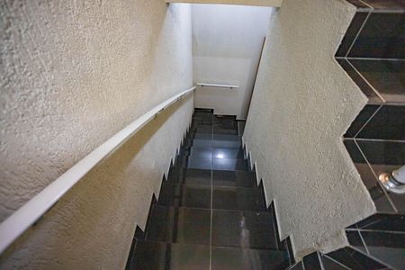 Casa à venda com 212m², 3 quartos e 3 vagasEscada para garagem