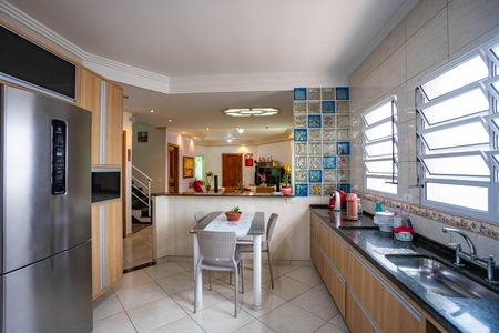 Casa à venda com 212m², 3 quartos e 3 vagasCozinha