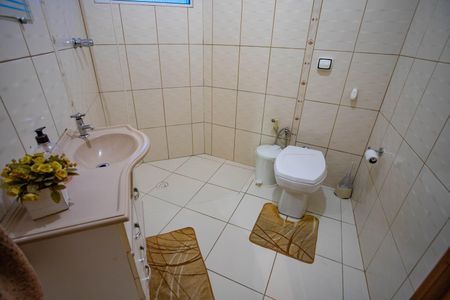 Casa à venda com 212m², 3 quartos e 3 vagasBanheiro social