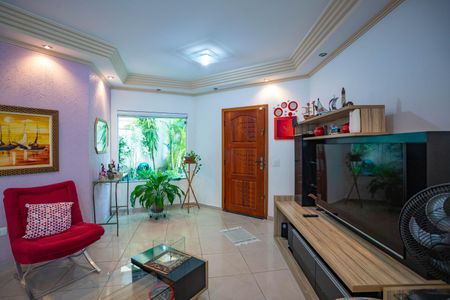 Casa à venda com 212m², 3 quartos e 3 vagasSala de estar