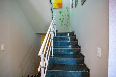 Casa à venda com 212m², 3 quartos e 3 vagasEscada