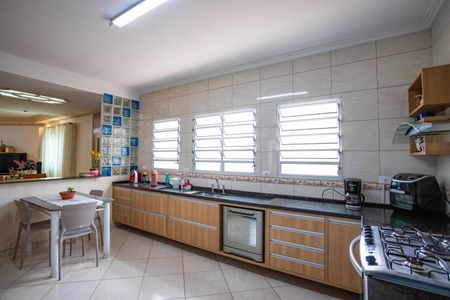 Casa à venda com 212m², 3 quartos e 3 vagasCozinha