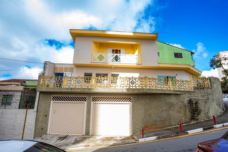 Casa à venda com 212m², 3 quartos e 3 vagasFachada