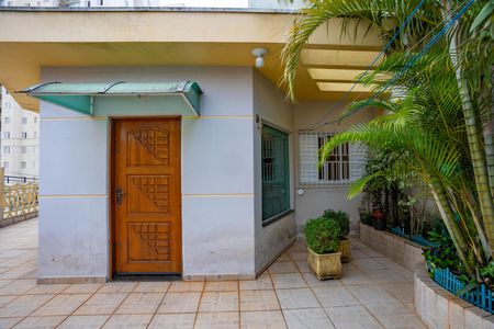 Casa à venda com 212m², 3 quartos e 3 vagasEntrada