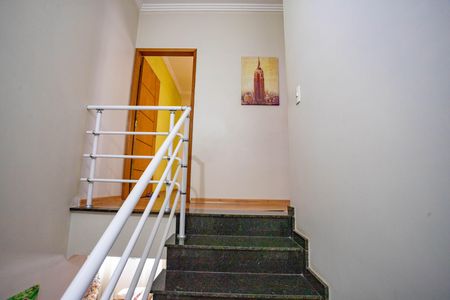 Casa à venda com 212m², 3 quartos e 3 vagasEscada