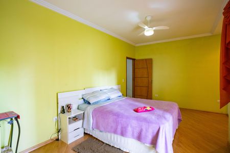 Casa à venda com 212m², 3 quartos e 3 vagasQuarto 2 - suíte