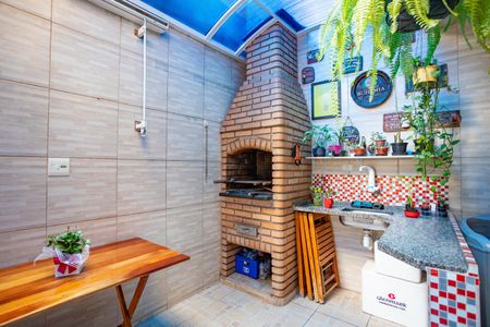 Casa à venda com 212m², 3 quartos e 3 vagasÁrea de serviço / lazer