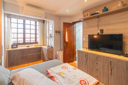 Casa de condomínio à venda com 182m², 3 quartos e 2 vagasSuíte