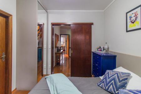 Casa de condomínio à venda com 182m², 3 quartos e 2 vagasQuarto 2
