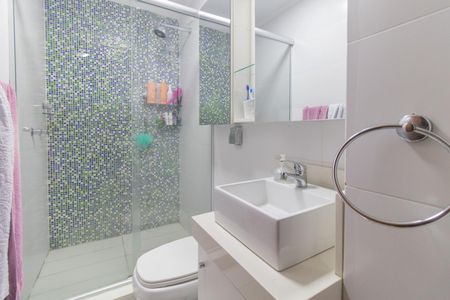 Casa de condomínio à venda com 182m², 3 quartos e 2 vagasBanheiro Social