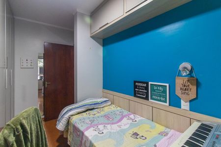 Casa de condomínio à venda com 182m², 3 quartos e 2 vagasQuarto 1