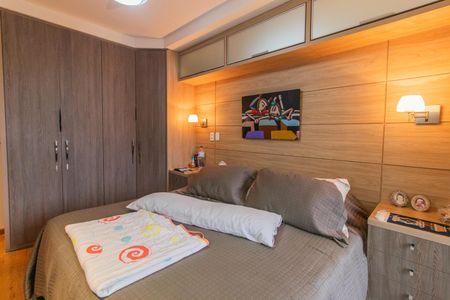 Casa de condomínio à venda com 182m², 3 quartos e 2 vagasSuíte