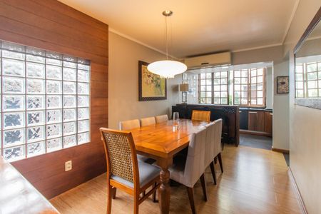 Casa de condomínio à venda com 182m², 3 quartos e 2 vagasSala