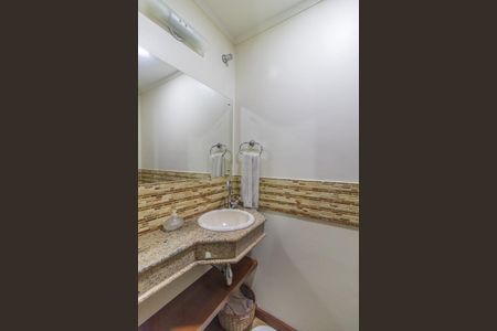 Casa de condomínio à venda com 182m², 3 quartos e 2 vagasLavabo 2