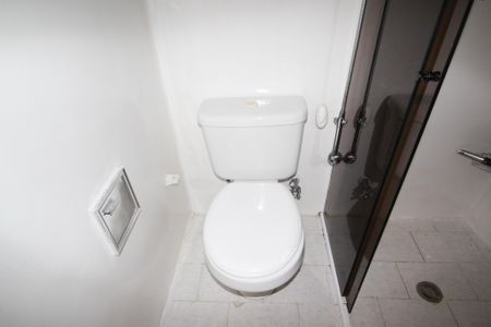 Apartamento à venda com 75m², 2 quartos e 1 vaga Apartamento à venda com 75m², 2 quartos e 1 vagaBanheiro