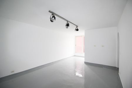 Apartamento à venda com 75m², 2 quartos e 1 vaga Apartamento à venda com 75m², 2 quartos e 1 vagaSala