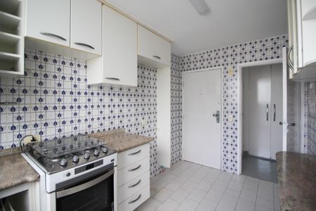 Apartamento à venda com 75m², 2 quartos e 1 vaga Apartamento à venda com 75m², 2 quartos e 1 vagaCozinha