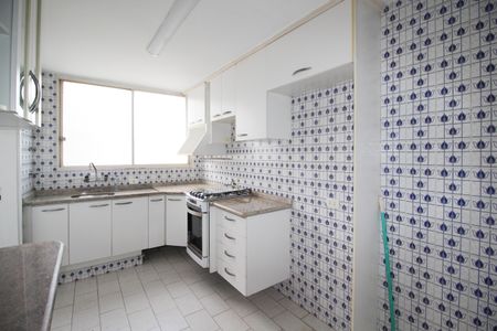 Apartamento à venda com 75m², 2 quartos e 1 vaga Apartamento à venda com 75m², 2 quartos e 1 vagaCozinha