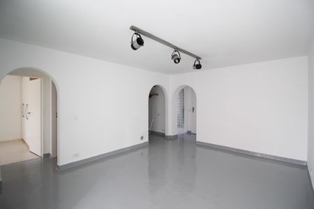 Apartamento à venda com 75m², 2 quartos e 1 vaga Apartamento à venda com 75m², 2 quartos e 1 vagaSala