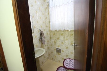 Casa à venda com 200m², 3 quartos e 2 vagasLavabo