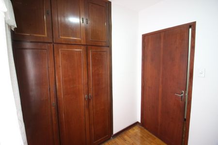 Casa à venda com 200m², 3 quartos e 2 vagasQuarto 2