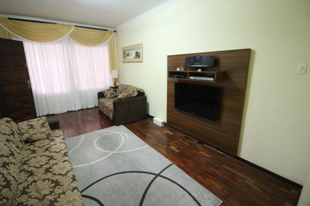 Casa à venda com 200m², 3 quartos e 2 vagasSala