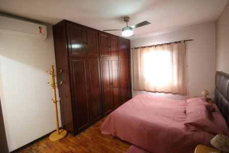 Casa à venda com 200m², 3 quartos e 2 vagasSuíte 1