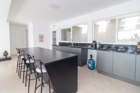 Casa à venda com 243m², 3 quartos e 2 vagasCozinha e Área de Serviço