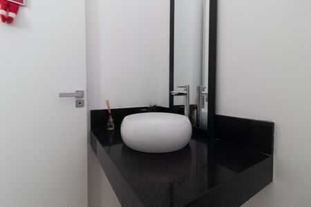 Casa à venda com 243m², 3 quartos e 2 vagasLavabo