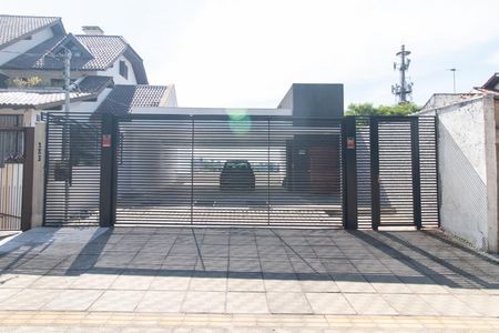 Casa à venda com 243m², 3 quartos e 2 vagasFachada