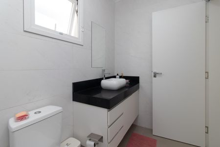 Casa à venda com 243m², 3 quartos e 2 vagasBanheiro Social