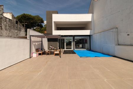 Casa à venda com 243m², 3 quartos e 2 vagasQuintal