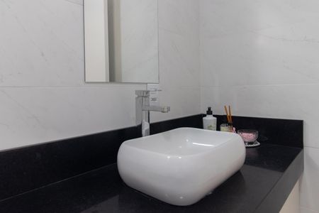 Casa à venda com 243m², 3 quartos e 2 vagasBanheiro Social