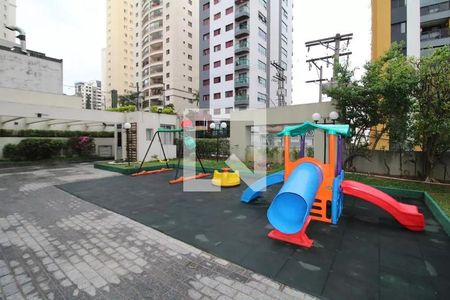 Apartamento para alugar com 100m², 3 quartos e 2 vagasÁrea comum - Playground