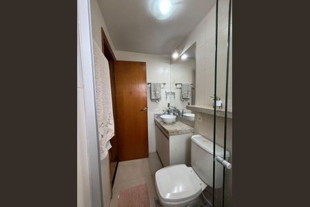 Apartamento à venda com 177m², 3 quartos e 2 vagasBanheiro 